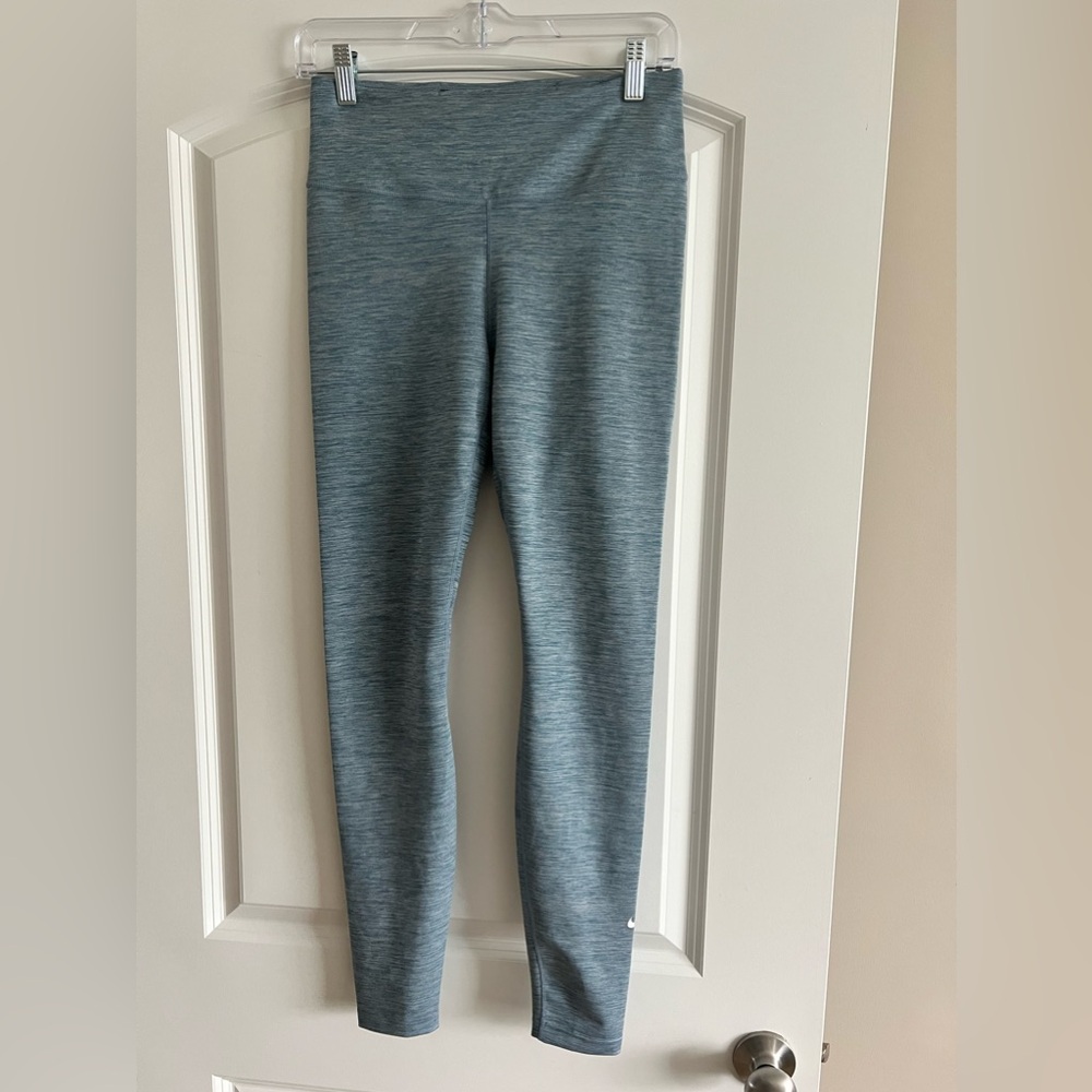 Nike Dri-FIT leggins. Size Medium.
Color: silver blue